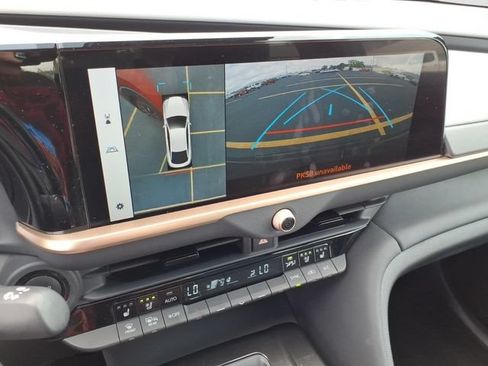 Certified 2024 Toyota Crown Platinum AWD/4WD image 14