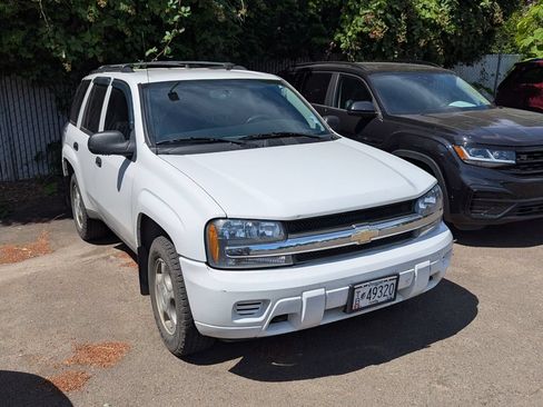 Used 2008 Chevrolet TrailBlazer LS w/ Off-Road Package AWD/4WD image 11
