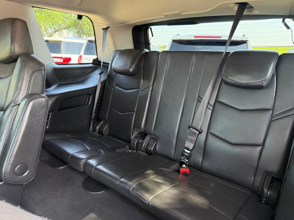 Used 2020 Cadillac Escalade Premium Luxury RWD image 14