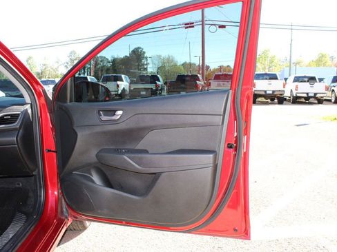 Used 2019 Hyundai Accent SE FWD image 27