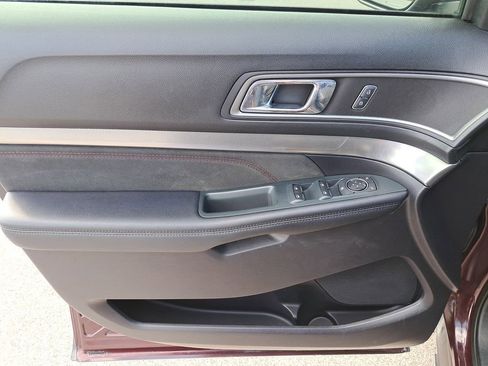 Used 2019 Ford Explorer XLT w/ Equipment Group 202A image 14