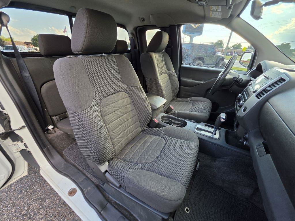 Used 2018 Nissan Frontier SV RWD image 15