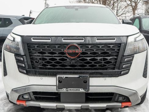 New 2026 Nissan Pathfinder SV image 2