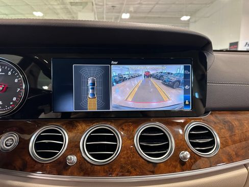Used 2017 Mercedes-Benz E 300 image 29