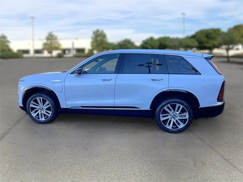 New 2026 Cadillac Vistiq Luxury image 3