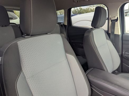 Used 2019 Ford Escape SE image 7