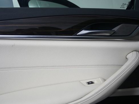 Used 2018 BMW 540i image 14