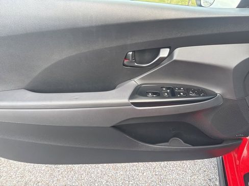 Used 2022 Hyundai Veloster N image 9