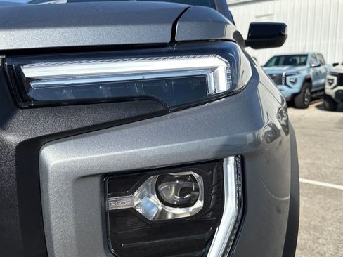 New 2026 GMC Canyon Elevation w/ Convenience Package image 9