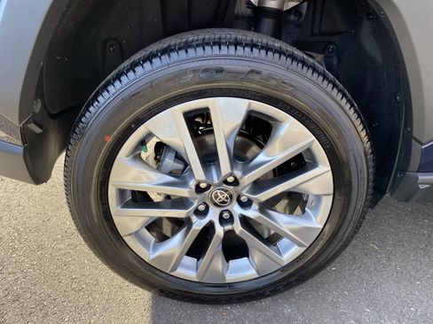 Certified 2025 Toyota RAV4 XLE Premium image 17