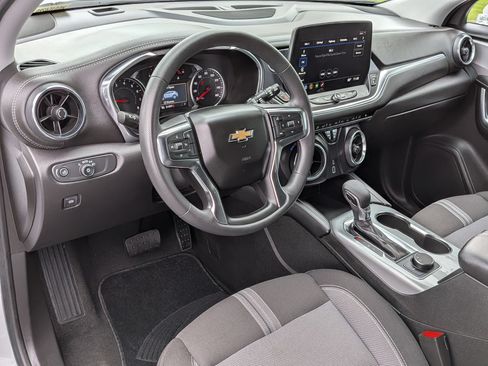 Used 2025 Chevrolet Blazer LT FWD image 16
