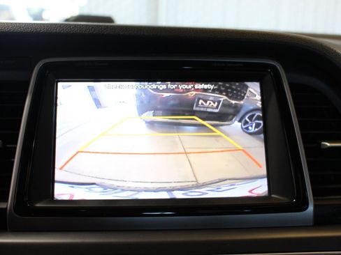 Used 2019 Hyundai Sonata Limited image 22