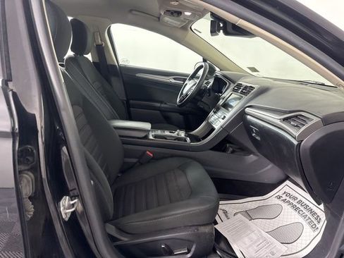 Used 2019 Ford Fusion SE image 15