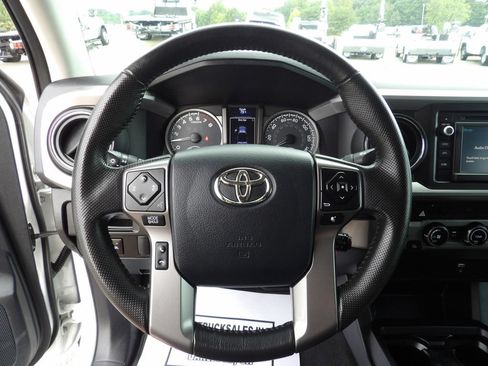 Used 2016 Toyota Tacoma SR5 w/ SR5 Appearance Package (SN) AWD/4WD image 20