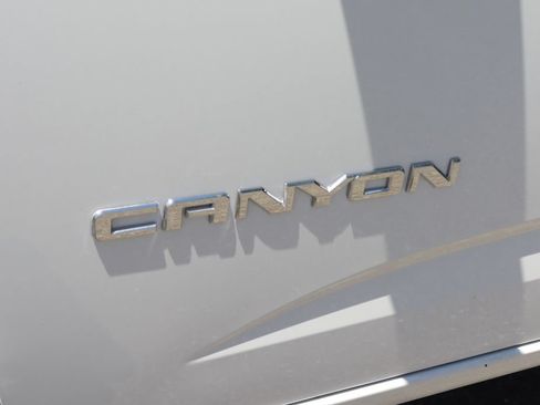 Used 2018 GMC Canyon SLT w/ Driver Alert Package RWD image 57