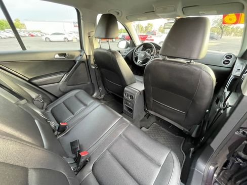 Used 2016 Volkswagen Tiguan S image 29