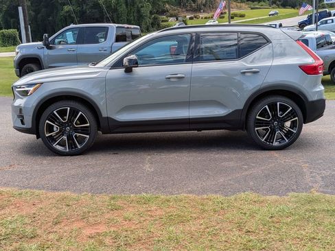 New 2026 Volvo XC40 B5 Ultra AWD/4WD image 3