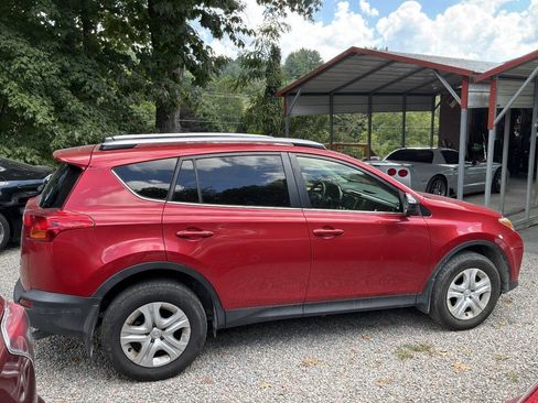 Used 2015 Toyota RAV4 LE AWD/4WD image 6