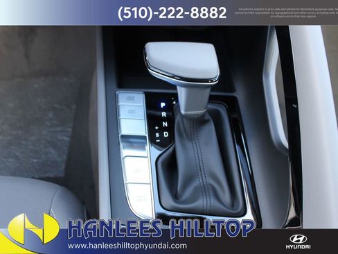 New 2025 Hyundai Elantra SEL image 18