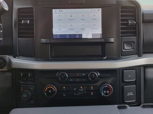 Used 2025 Ford F250 XLT AWD/4WD image 13