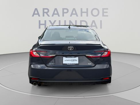 Used 2025 Toyota Camry SE FWD image 4