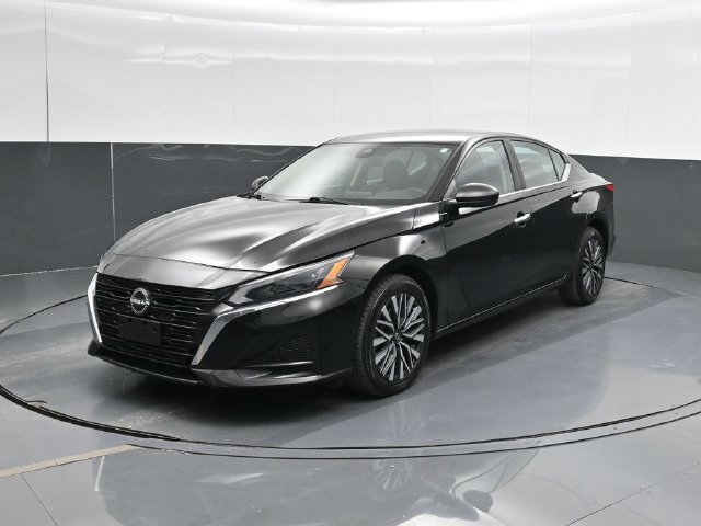 Used 2024 Nissan Altima 2.5 SV AWD/4WD image 9