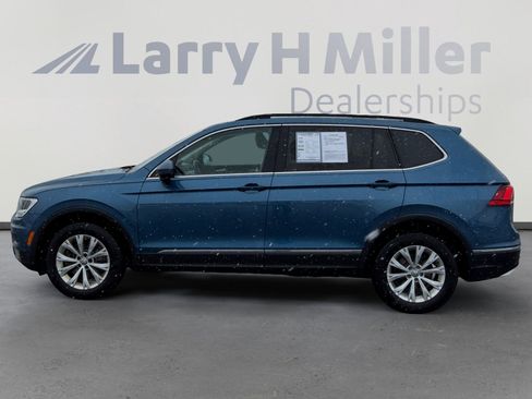 Used 2018 Volkswagen Tiguan SE w/ Panoramic Sunroof Package AWD/4WD image 3