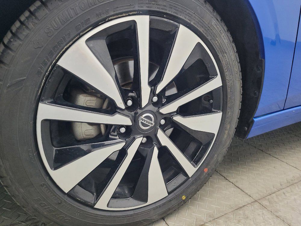 Used 2023 Nissan Sentra SV w/ SV Premium Package FWD image 31