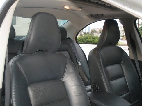 Used 2010 Volvo S80 3.2 image 27