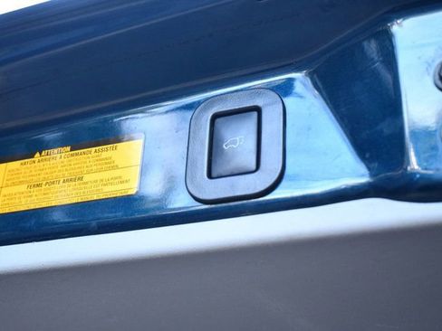 Used 2011 Toyota Sienna XLE w/ Premium Pkg image 8