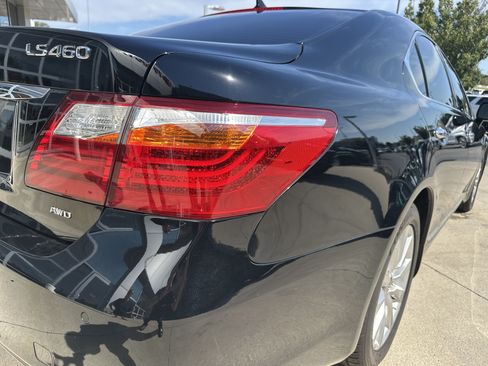 Used 2011 Lexus LS 460 AWD w/ Luxury Value Edition image 12