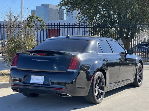 Used 2022 Chrysler 300 S image 4
