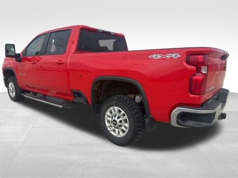 Used 2024 Chevrolet Silverado 2500 LT w/ Convenience Package image 3