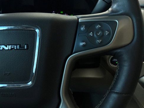 Used 2018 GMC Yukon Denali w/ Denali Ultimate Package image 22