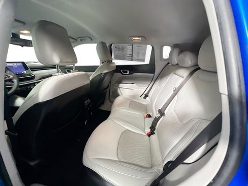 Used 2022 Jeep Compass Latitude image 29