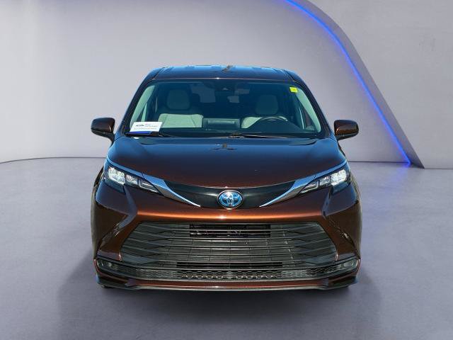 Used 2024 Toyota Sienna LE FWD image 7