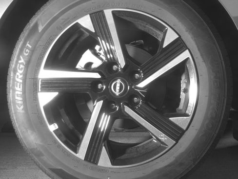 Used 2025 Nissan Sentra SV FWD image 15