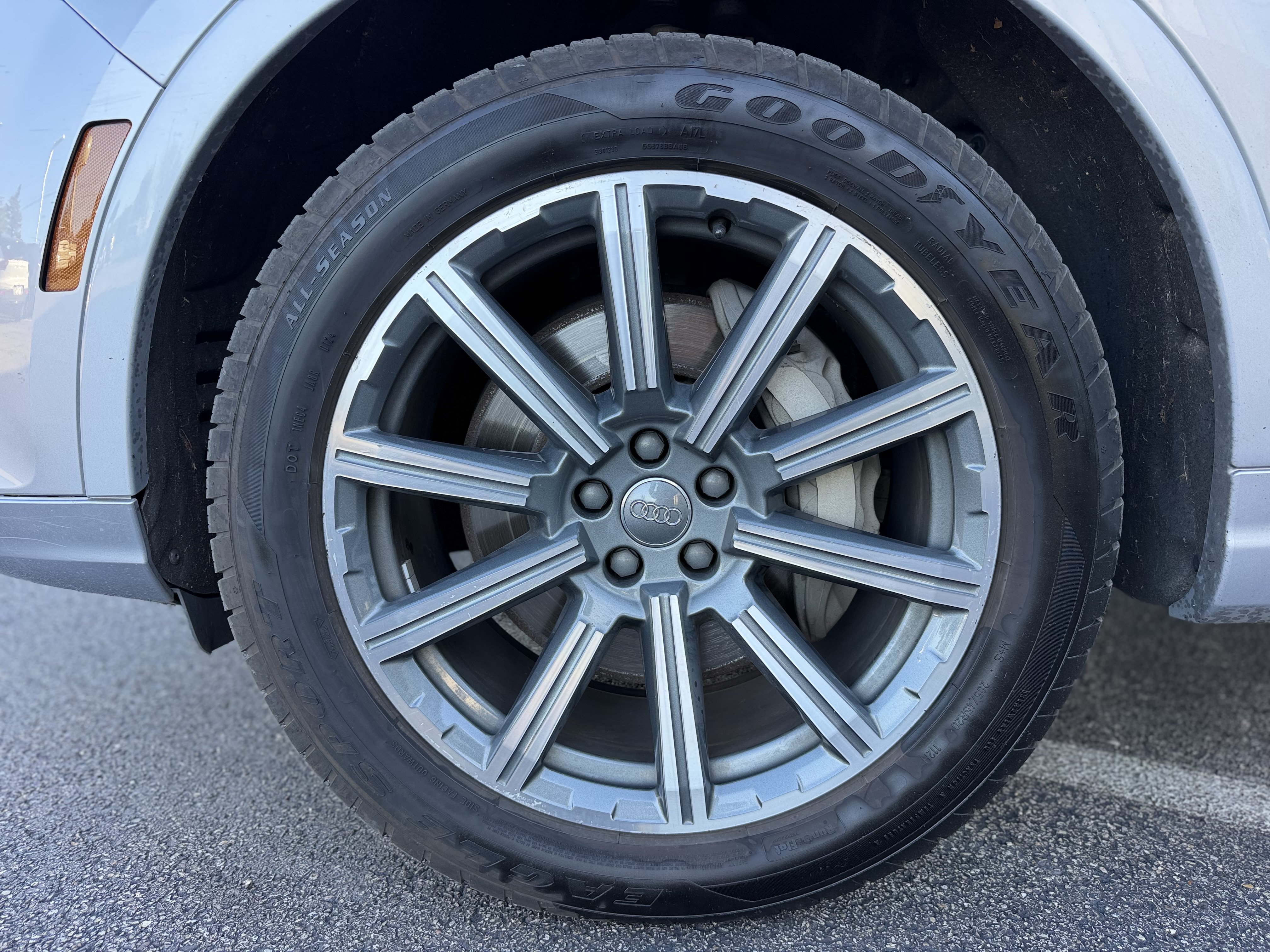 Used 2018 Audi Q7 3.0T Premium Plus w/ Premium Plus Package AWD/4WD image 12