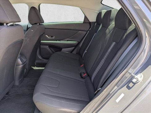 Used 2023 Hyundai Elantra SEL w/ Convenience Package FWD image 18