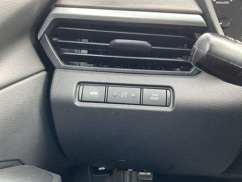 Used 2025 Nissan Altima 2.5 SV FWD image 18