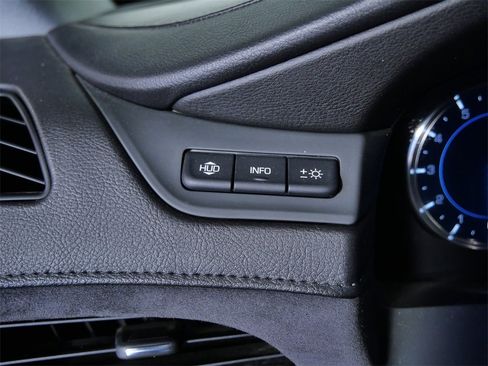 Used 2018 Cadillac Escalade ESV Luxury image 29