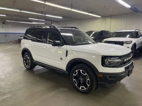 Certified 2022 Ford Bronco Sport Outer Banks w/ Tech Package AWD/4WD image 1