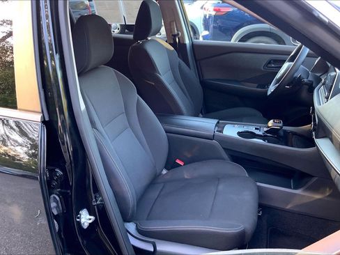 Used 2023 Nissan Rogue S FWD image 9