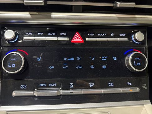 Used 2024 Hyundai Santa Fe SEL image 21