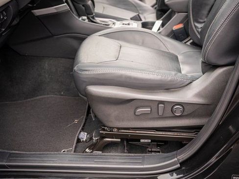 Used 2022 Subaru Forester Limited image 13