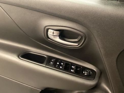 Used 2021 Jeep Renegade Limited AWD/4WD image 27