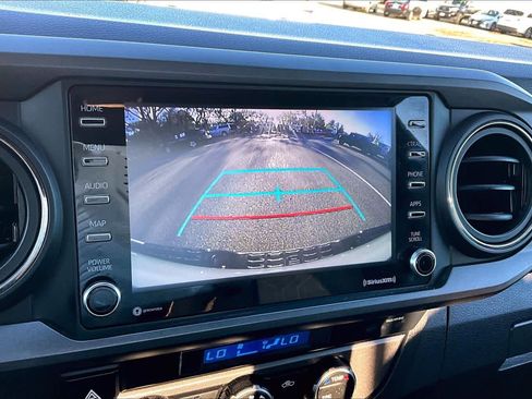 Certified 2022 Toyota Tacoma TRD Off-Road image 26