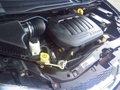 Used 2015 Dodge Grand Caravan American Value Package w/ UConnect Hands-Free Group FWD image 27