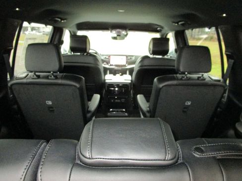 New 2026 Jeep Grand Wagoneer Limited w/ Convenience Group I image 18