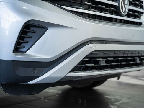 Used 2022 Volkswagen Atlas Cross Sport SE AWD/4WD image 17